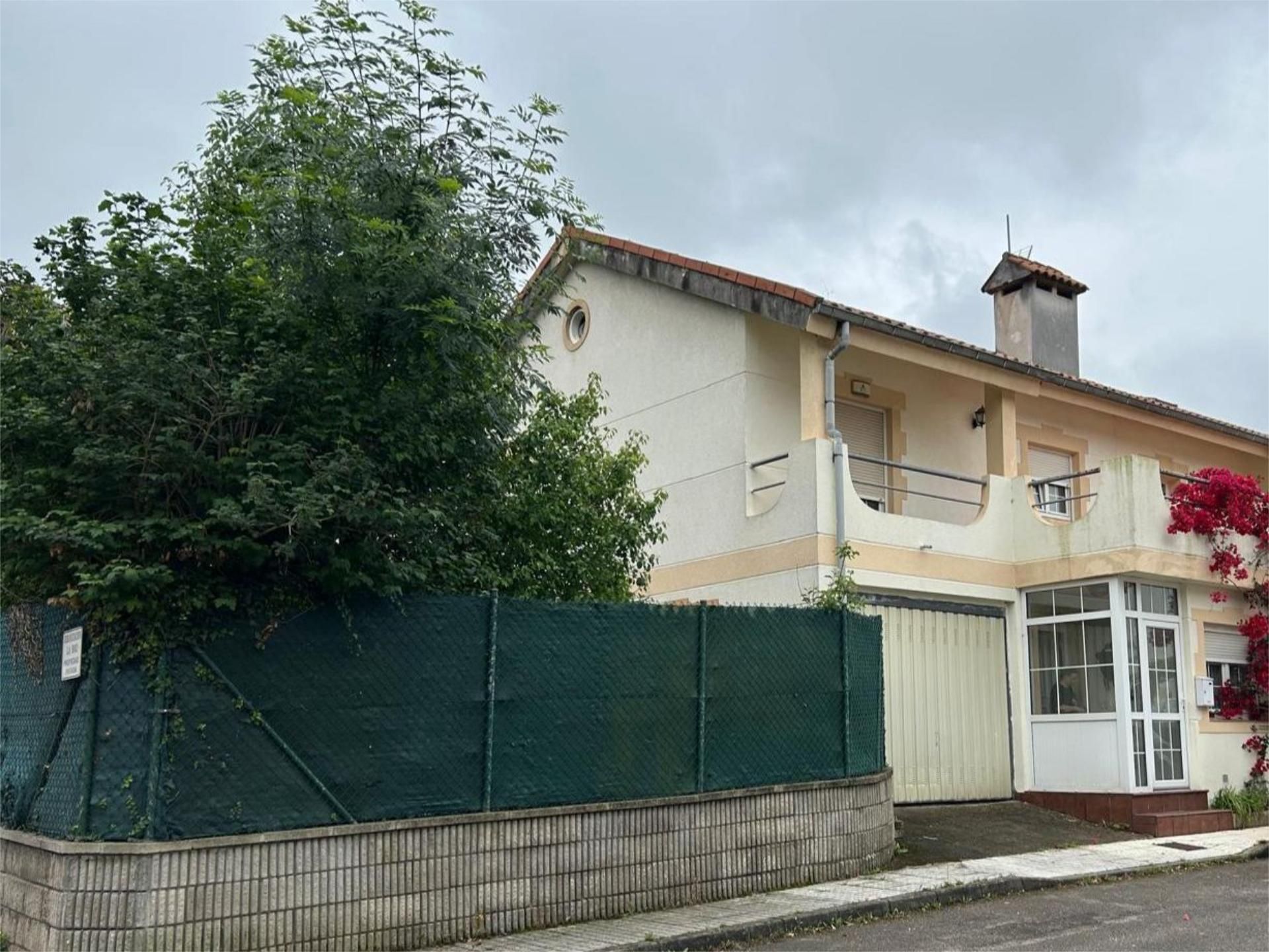 Exterior view of House or chalet for sale in Villaescusa (Cantabria)  with Terrace and Balcony