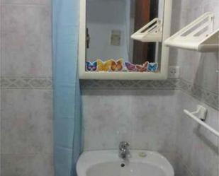 Bathroom of Flat to rent in  Cádiz Capital