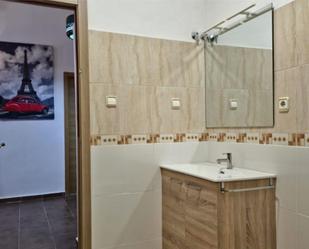 Bathroom of Flat to share in Massanassa  with Air Conditioner and Furnished