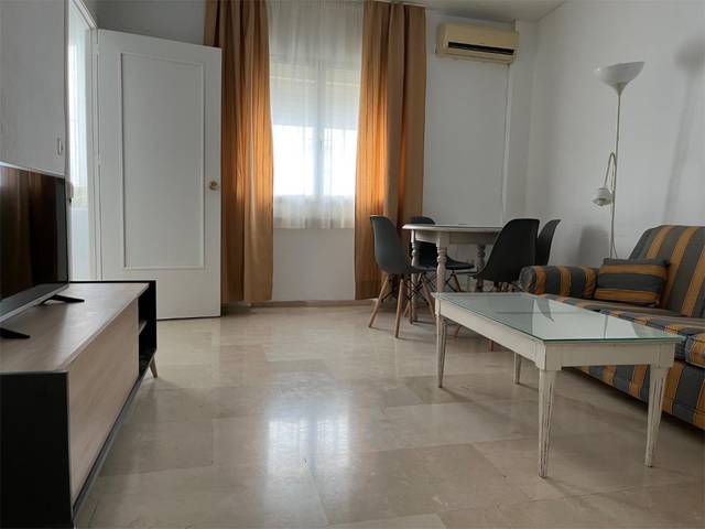 Piso en Alquiler en Plaza de Colón, 19 en Ollerías - San Cayetano