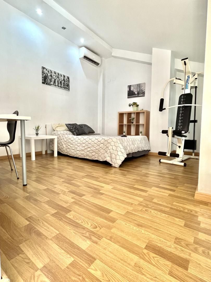 Bedroom of Attic to rent in  Valencia Capital  with Air Conditioner, Terrace and Balcony