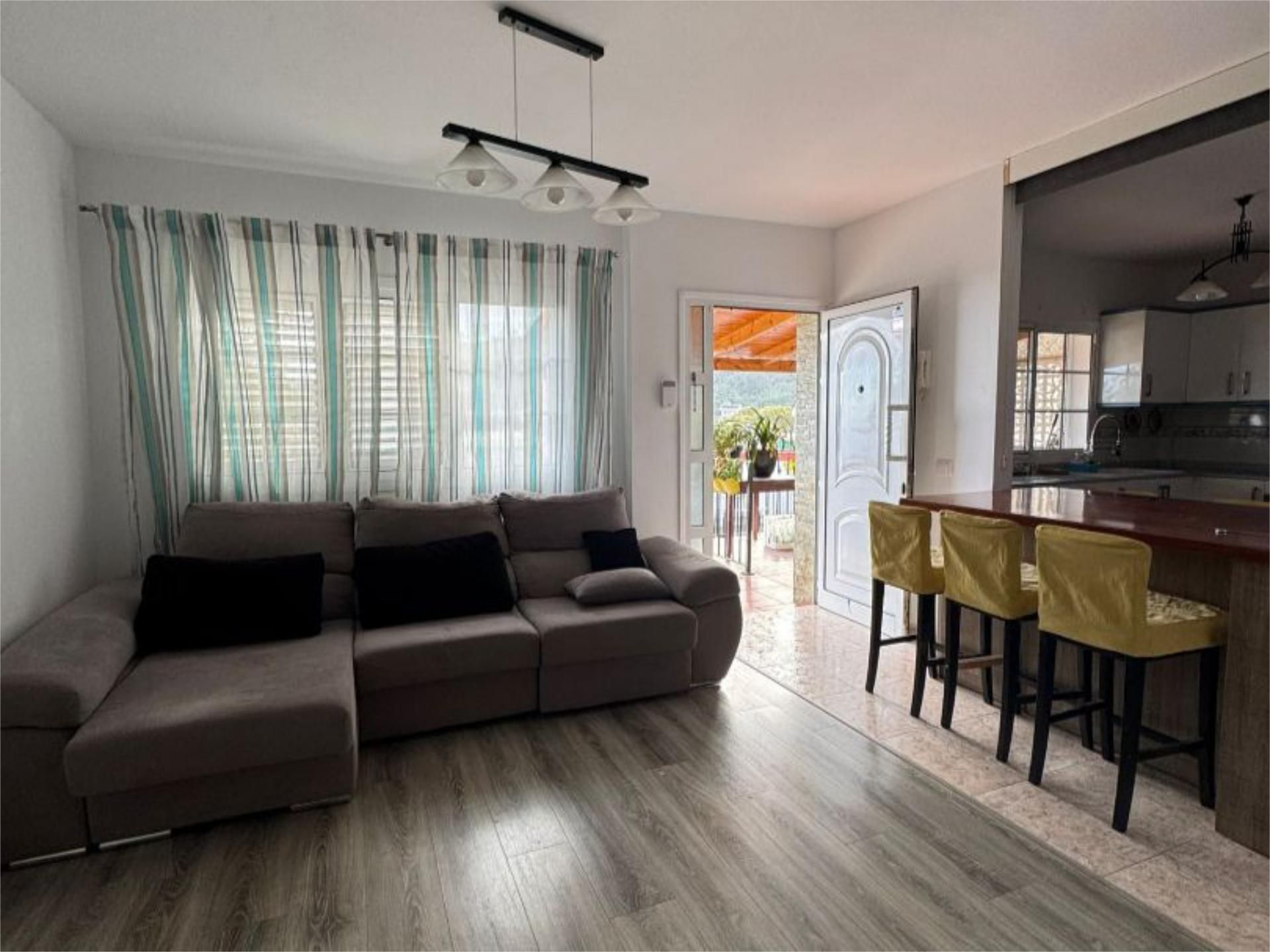 Living room of Flat to rent in Arucas  with Air Conditioner, Terrace and Storage room
