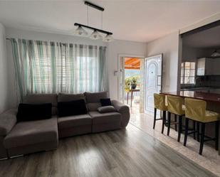 Sala d'estar de Pis de lloguer en Arucas amb Aire condicionat, Terrassa i Traster