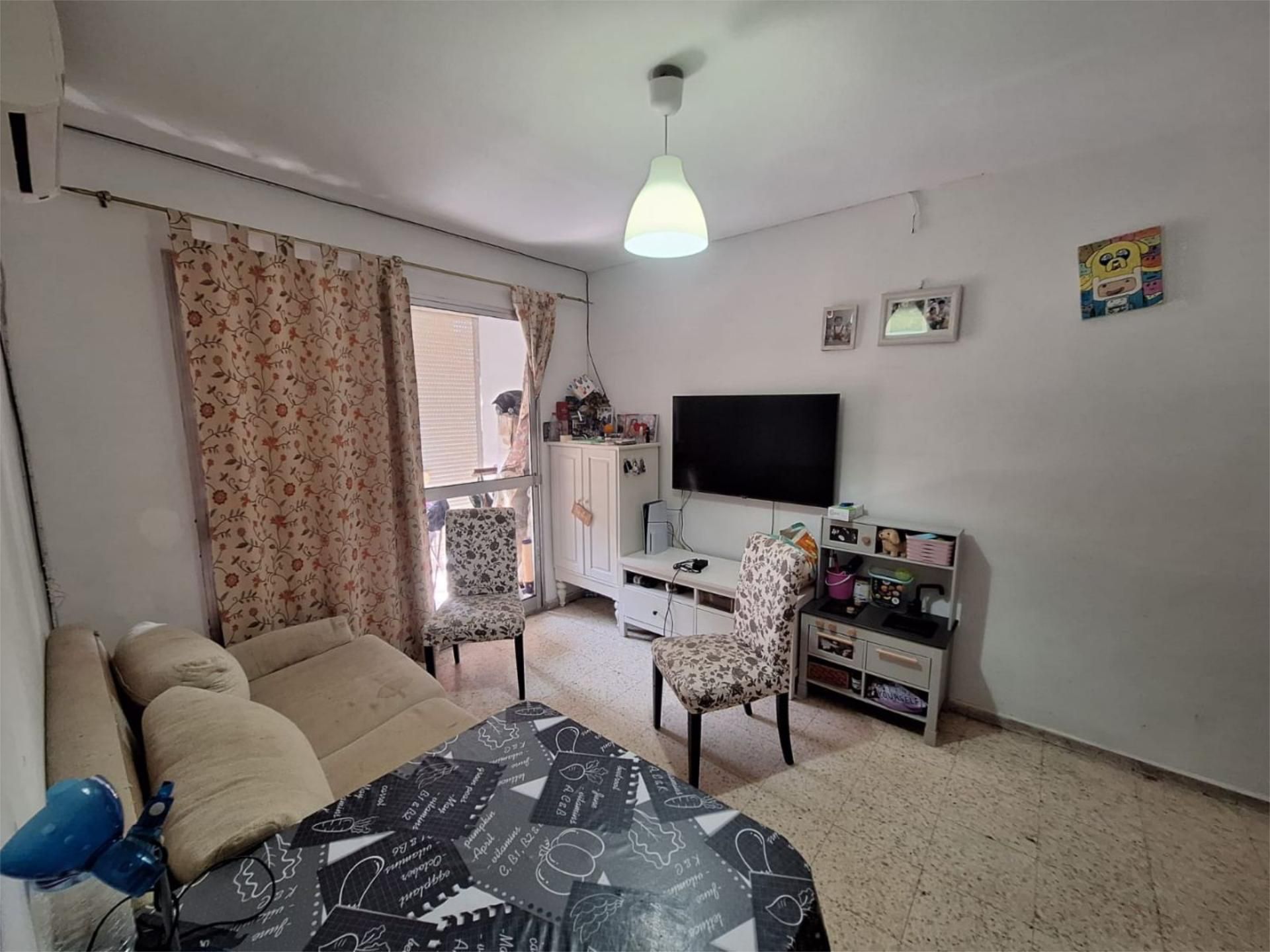 Sala d'estar de Pis en venda en  Sevilla Capital amb Aire condicionat, Terrassa i Moblat