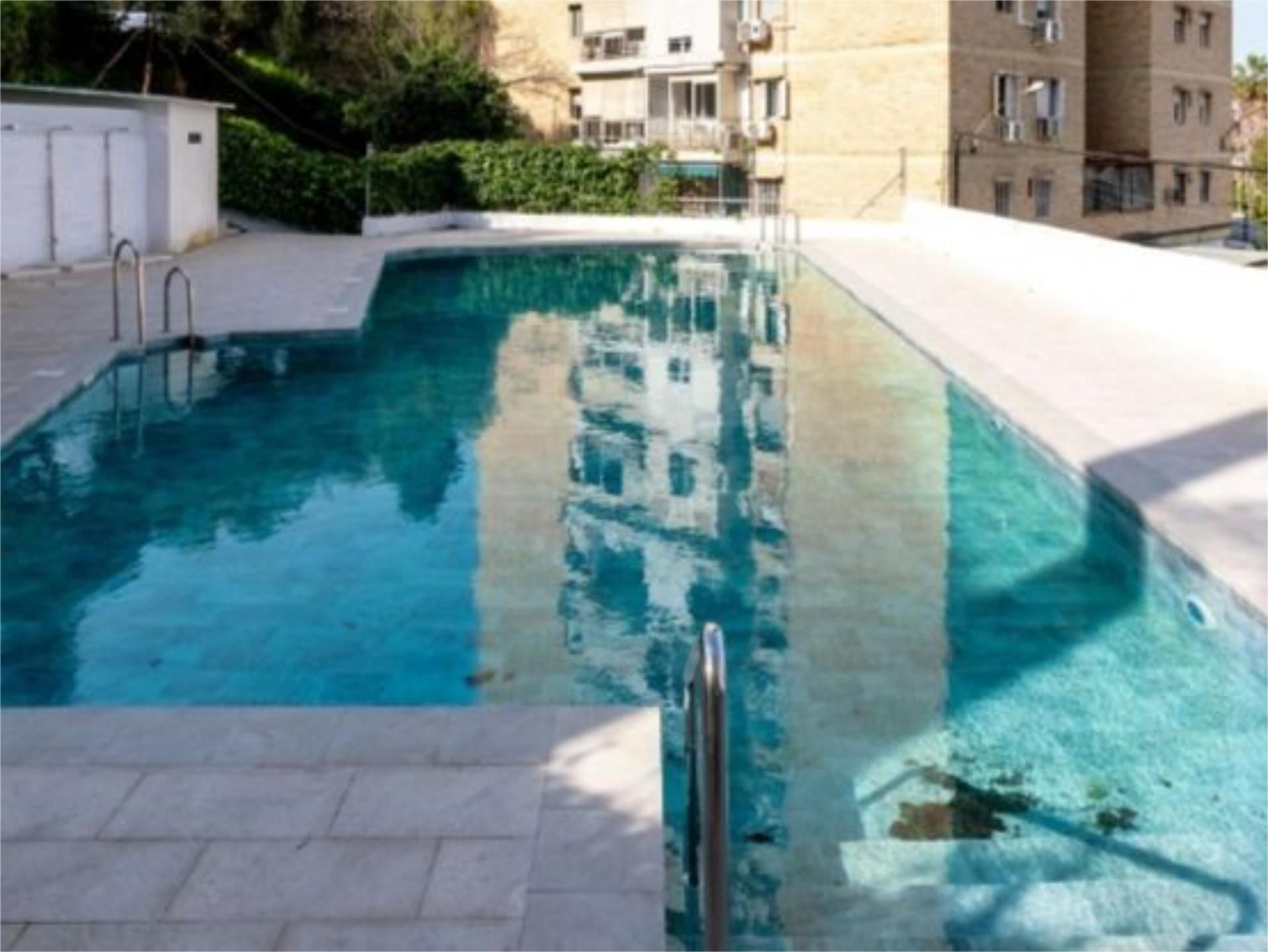 Swimming pool of Flat to share in San Juan de Aznalfarache  with Swimming Pool and Furnished