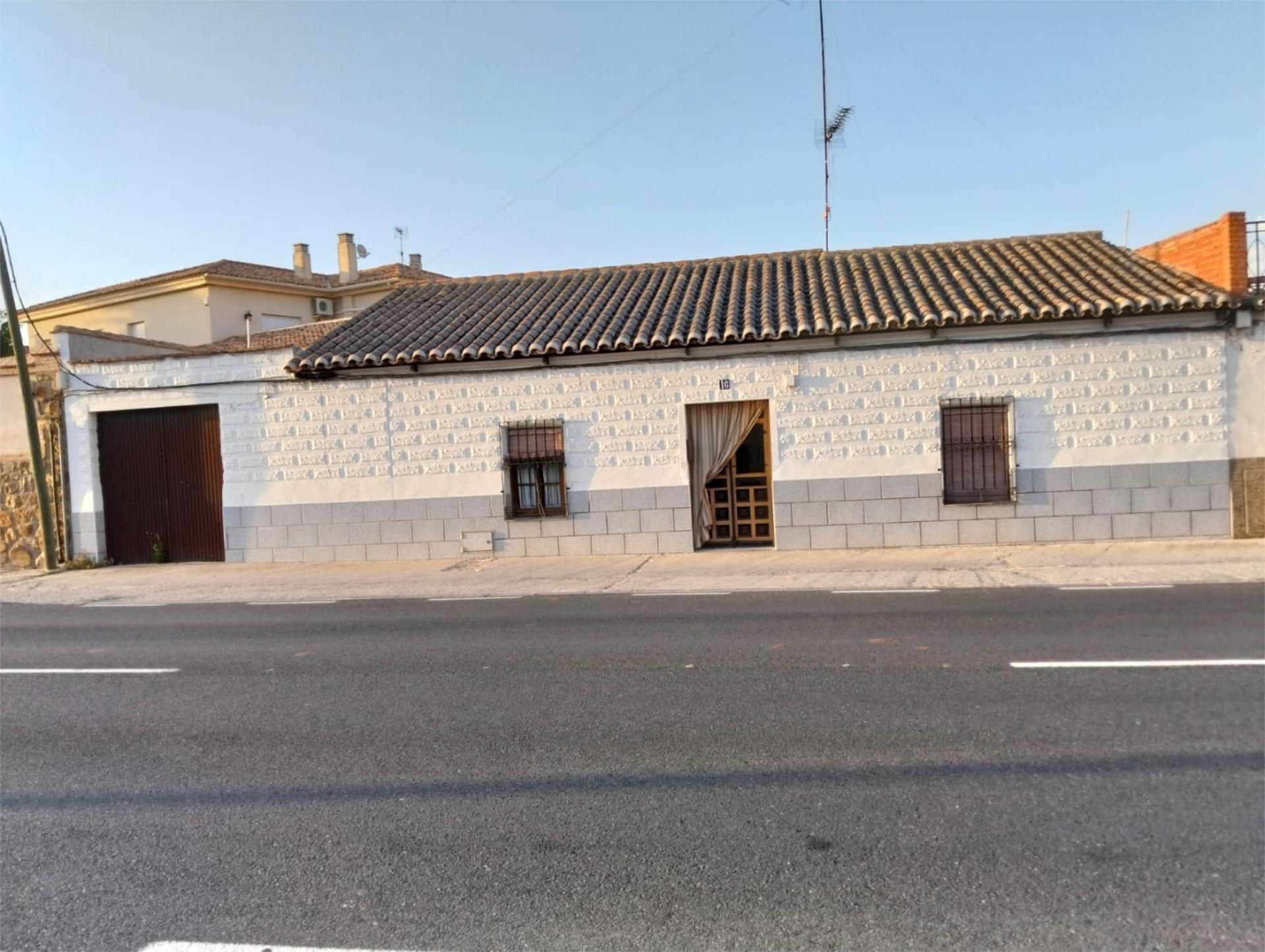 Vista exterior de Planta baixa en venda en Orgaz amb Calefacció, Jardí privat i Terrassa