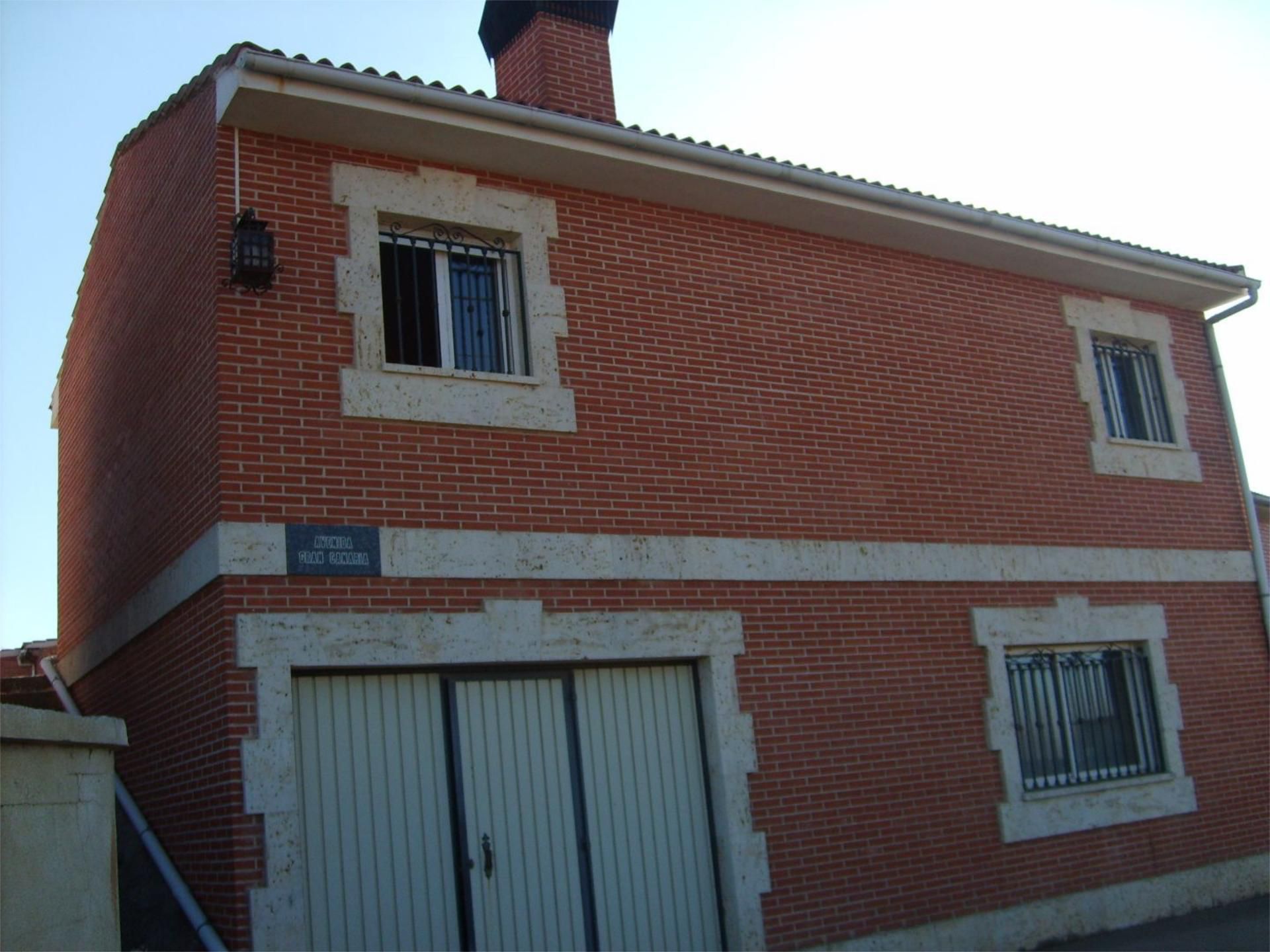Exterior view of House or chalet for sale in Villalobón  with Terrace