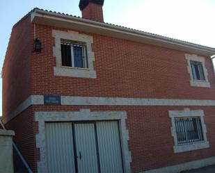 Exterior view of Flat for sale in Villalobón  with Private garden, Terrace and Storage room