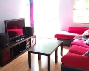 Living room of Flat to share in Alcalá de Henares  with Heating, Furnished and Oven