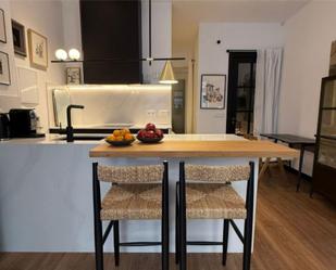 Cuina de Apartament de lloguer en  Madrid Capital amb Aire condicionat, Calefacció i Moblat