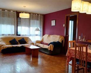Living room of Flat to share in Reus  with Heating, Parquet flooring and Furnished