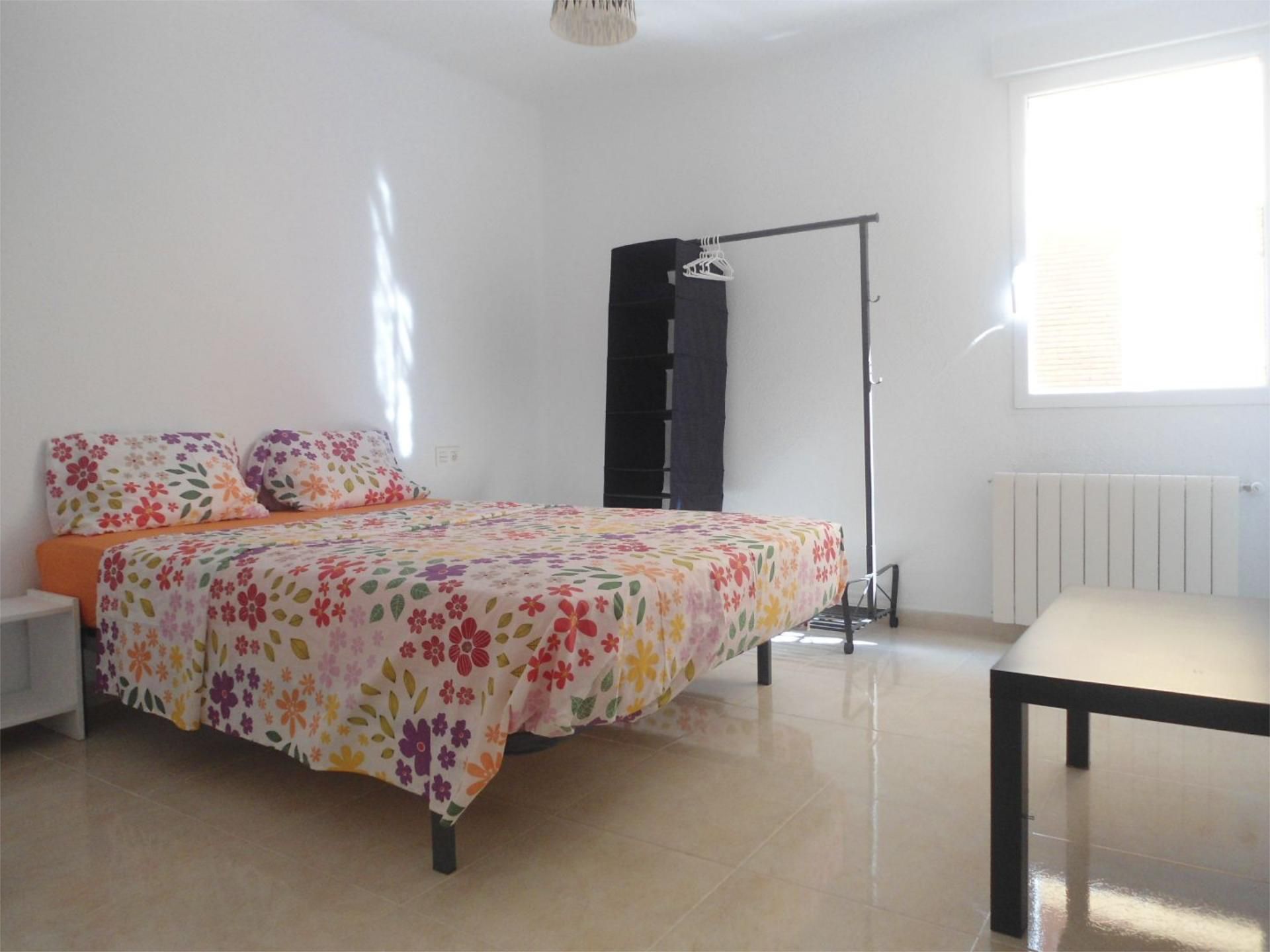 Bedroom of Flat for sale in  Valencia Capital  with Air Conditioner