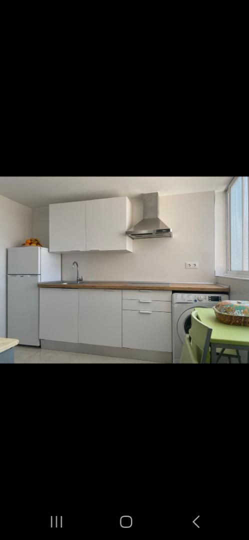 Cuina de Pis de lloguer en  Almería Capital amb Aire condicionat