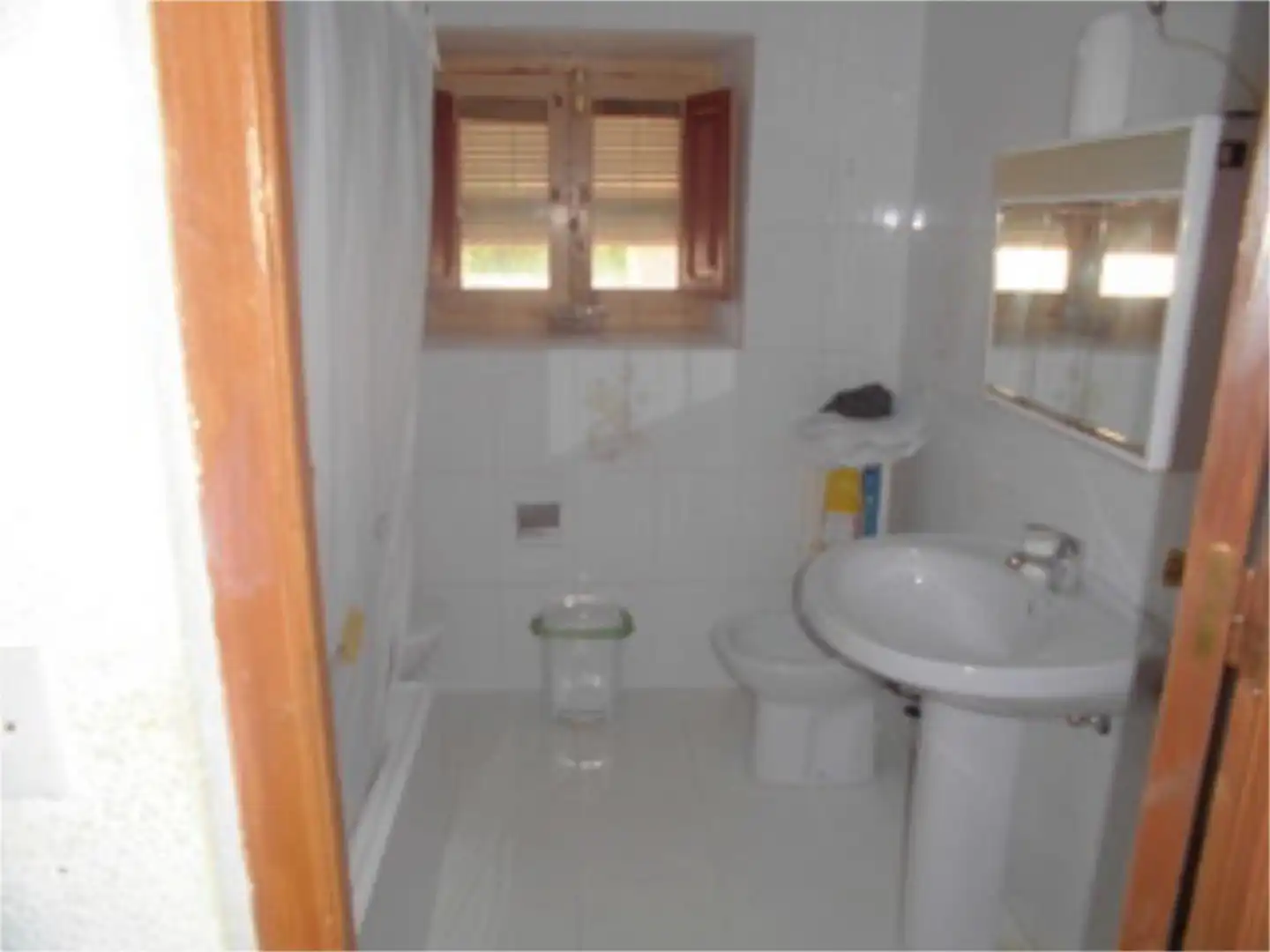 Detached homes for sale in Avenida de Andalucía, 39, Píñar Bathroom of Detached homes for sale in Píñar with Balcony
