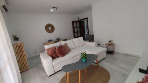 Foto 5 de Piso en venta en Calle Dámaso Alonso, 16, Sierra de Estepona - Avda. de Andalucía, Estepona