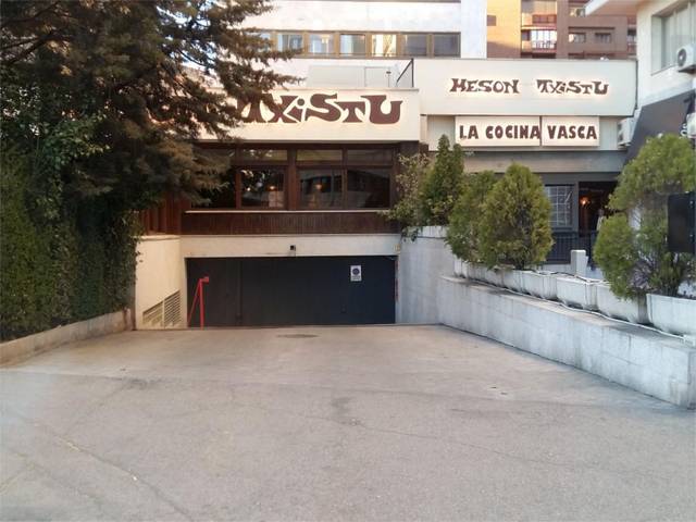 Garaje en Alquiler en Calle de Rosario Pino, 18 en Castillejos - Cuzco