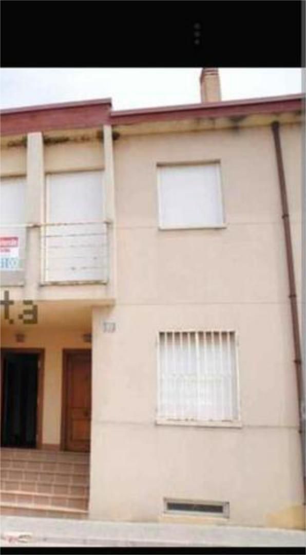 Vista exterior de Casa adosada en venta en Matapozuelos