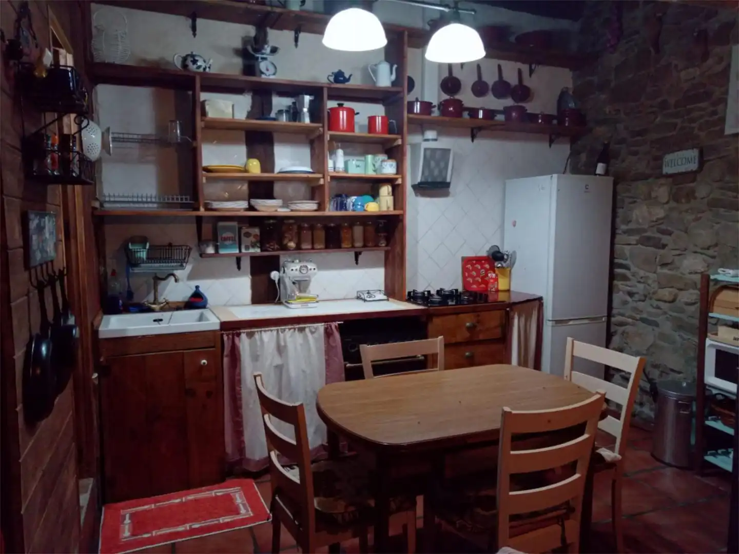 Piso en venta en Calle Abranal, 4, Área Rural Sur Cocina de Piso en venta en Ponferrada con Terraza, Amueblado y Balcón