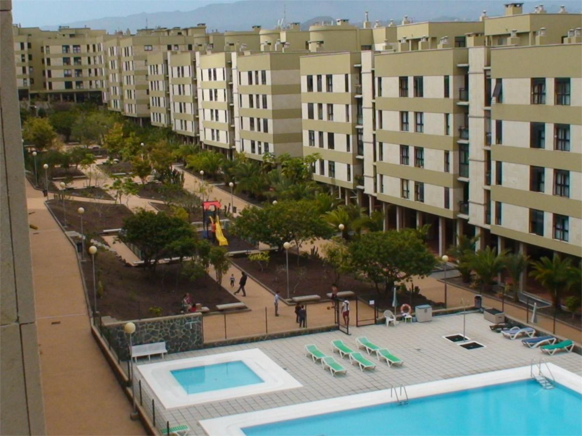 Vista exterior de Pis de lloguer en Las Palmas de Gran Canaria amb Jardí privat, Parquet i Piscina