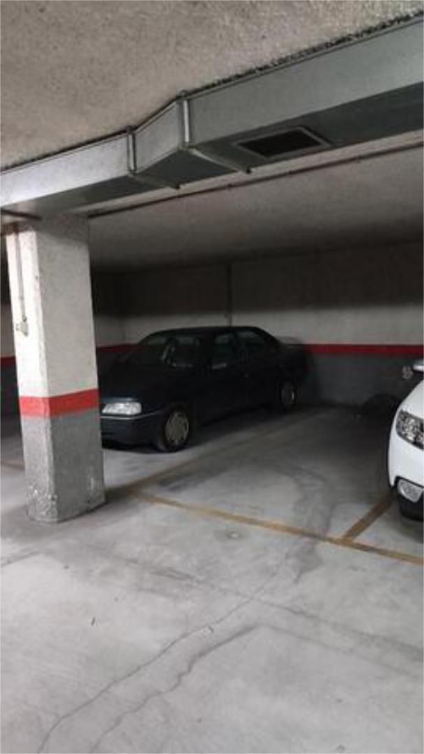 Parking of Garage to rent in Nava