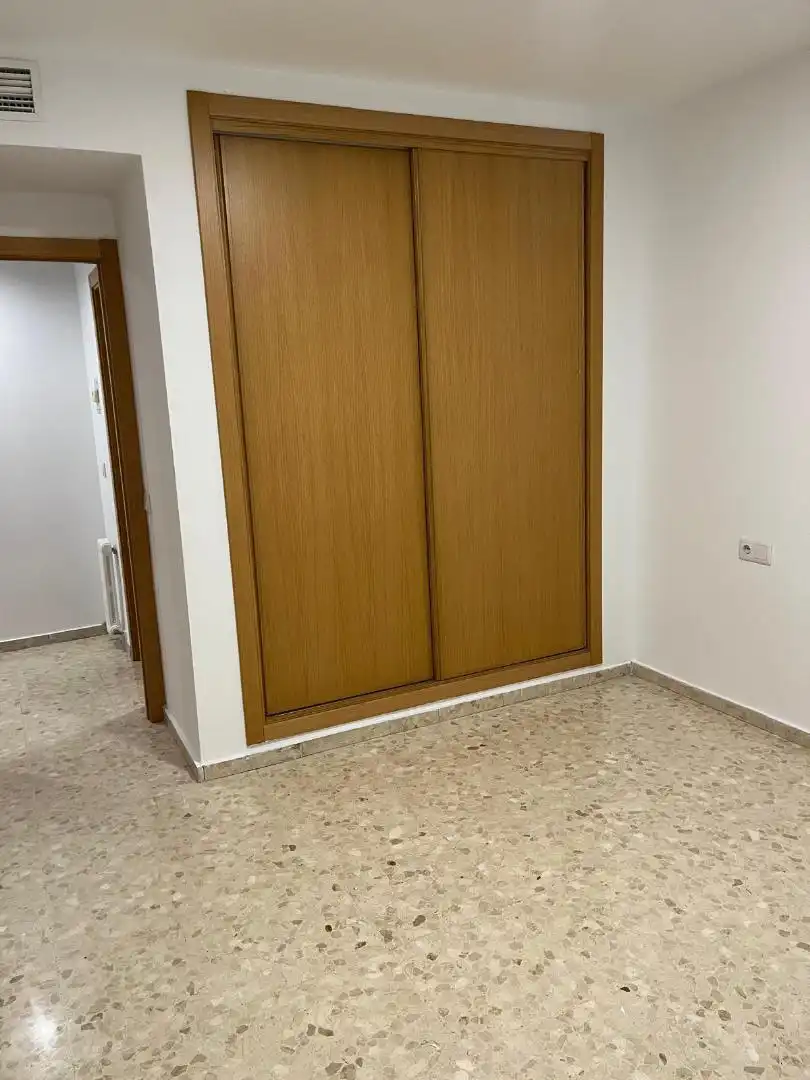 Piso de alquiler en Calle del Doce de Octubre, 14, Zona Centro Habitación de Piso de alquiler en Córdoba con Aire acondicionado, Horno y Lavadora