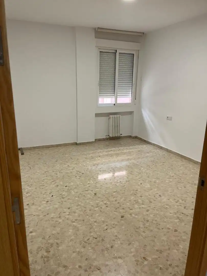 Piso de alquiler en Calle del Doce de Octubre, 14, Zona Centro Habitación de Piso de alquiler en Córdoba con Aire acondicionado, Horno y Lavadora