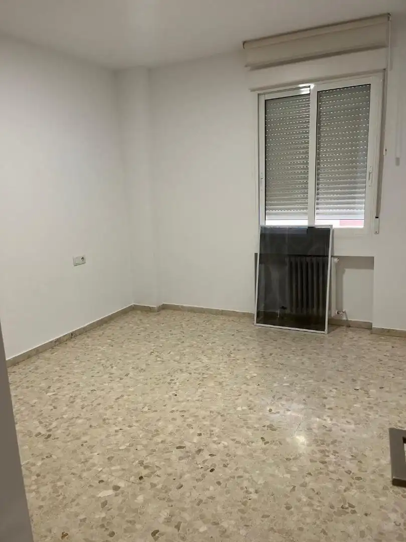 Piso de alquiler en Calle del Doce de Octubre, 14, Zona Centro Habitación de Piso de alquiler en Córdoba con Aire acondicionado, Horno y Lavadora