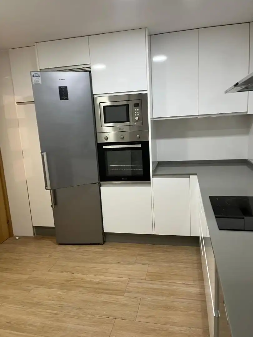 Piso de alquiler en Calle del Doce de Octubre, 14, Zona Centro Cocina de Piso de alquiler en Córdoba con Aire acondicionado, Horno y Lavadora