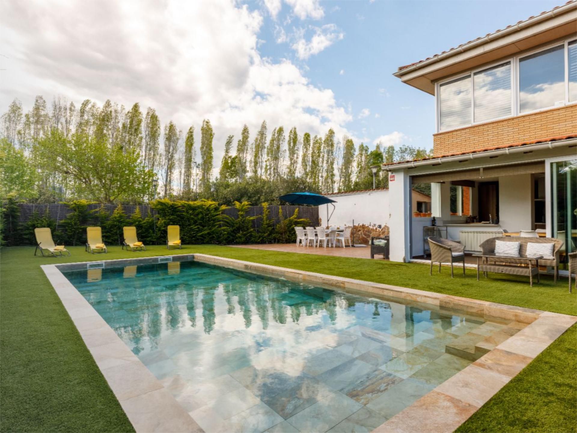 Piscina de Casa o xalet en venda en Tordera amb Aire condicionat, Calefacció i Jardí privat