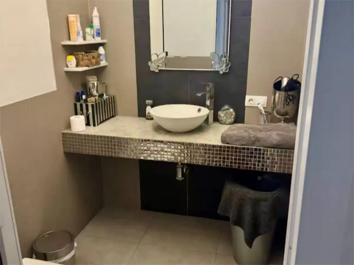 Bathroom of Flat for rent in Sevilla  with Air Conditioner, Heating and Private garden