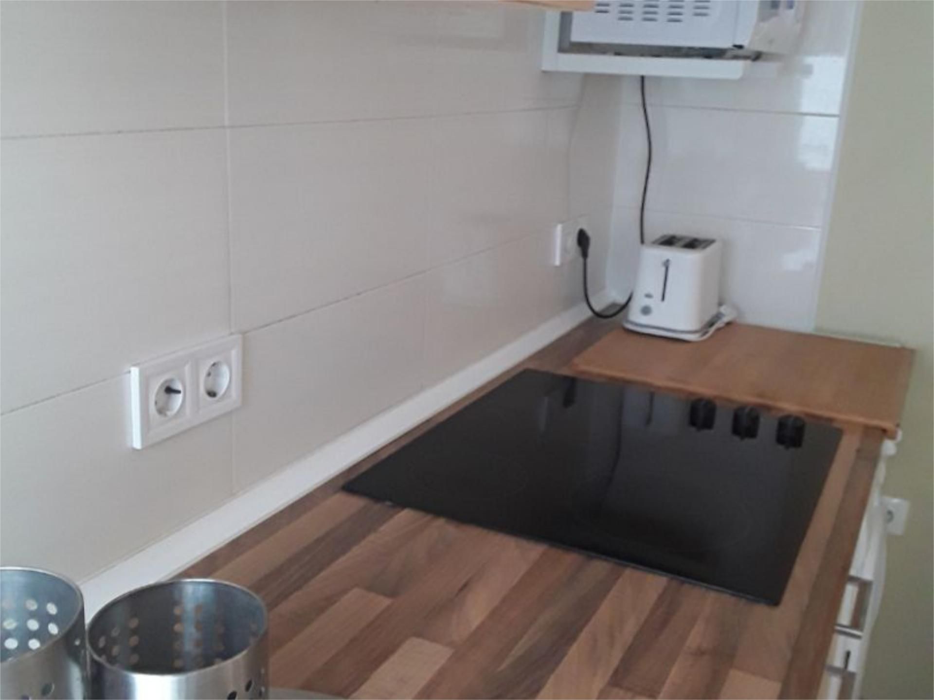 Kitchen of Flat to share in  Sevilla Capital  with Air Conditioner, Heating and Terrace