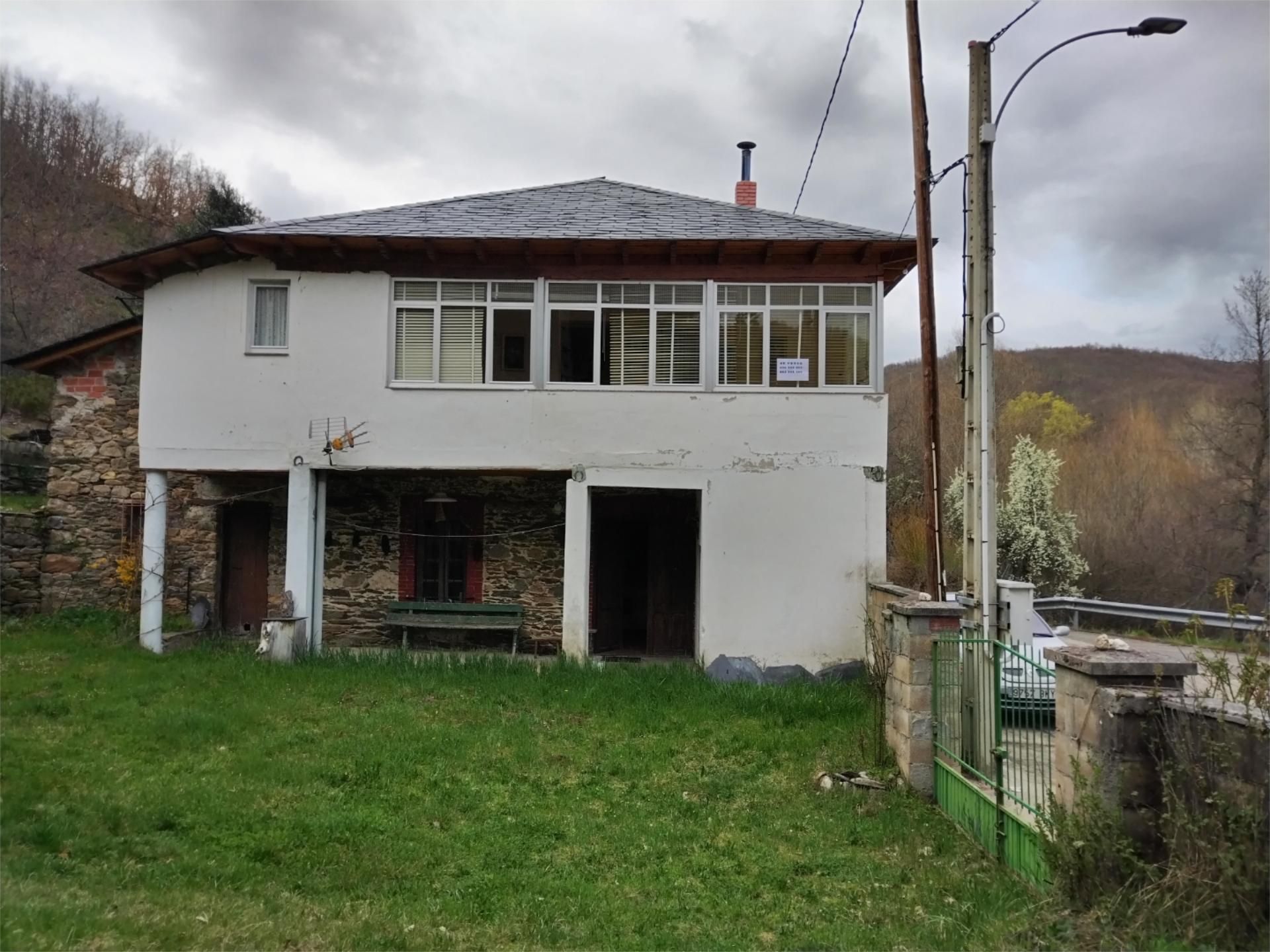 Exterior view of House or chalet for sale in Riello  with Private garden, Parquet flooring and Storage room