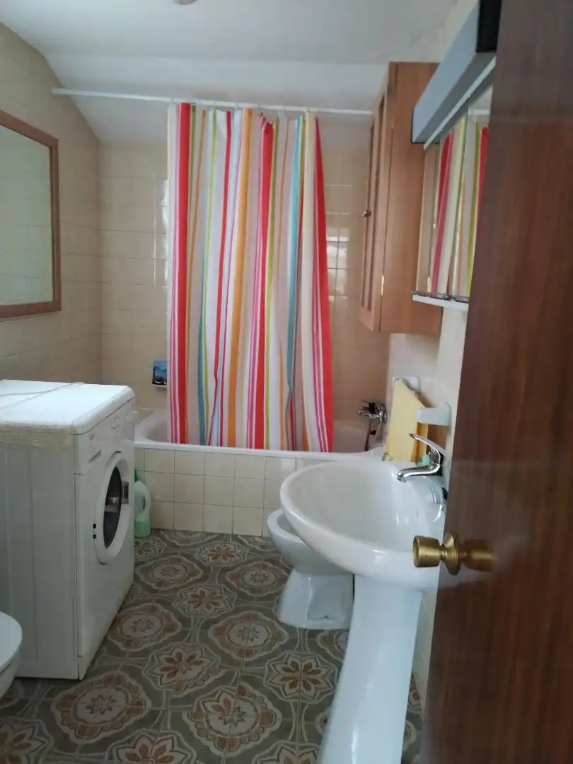 Casa o chalet en venta en Carretera Omana, 17, Riello Baño de Casa o chalet en venta en Riello con Jardín privado, Parquet y Trastero