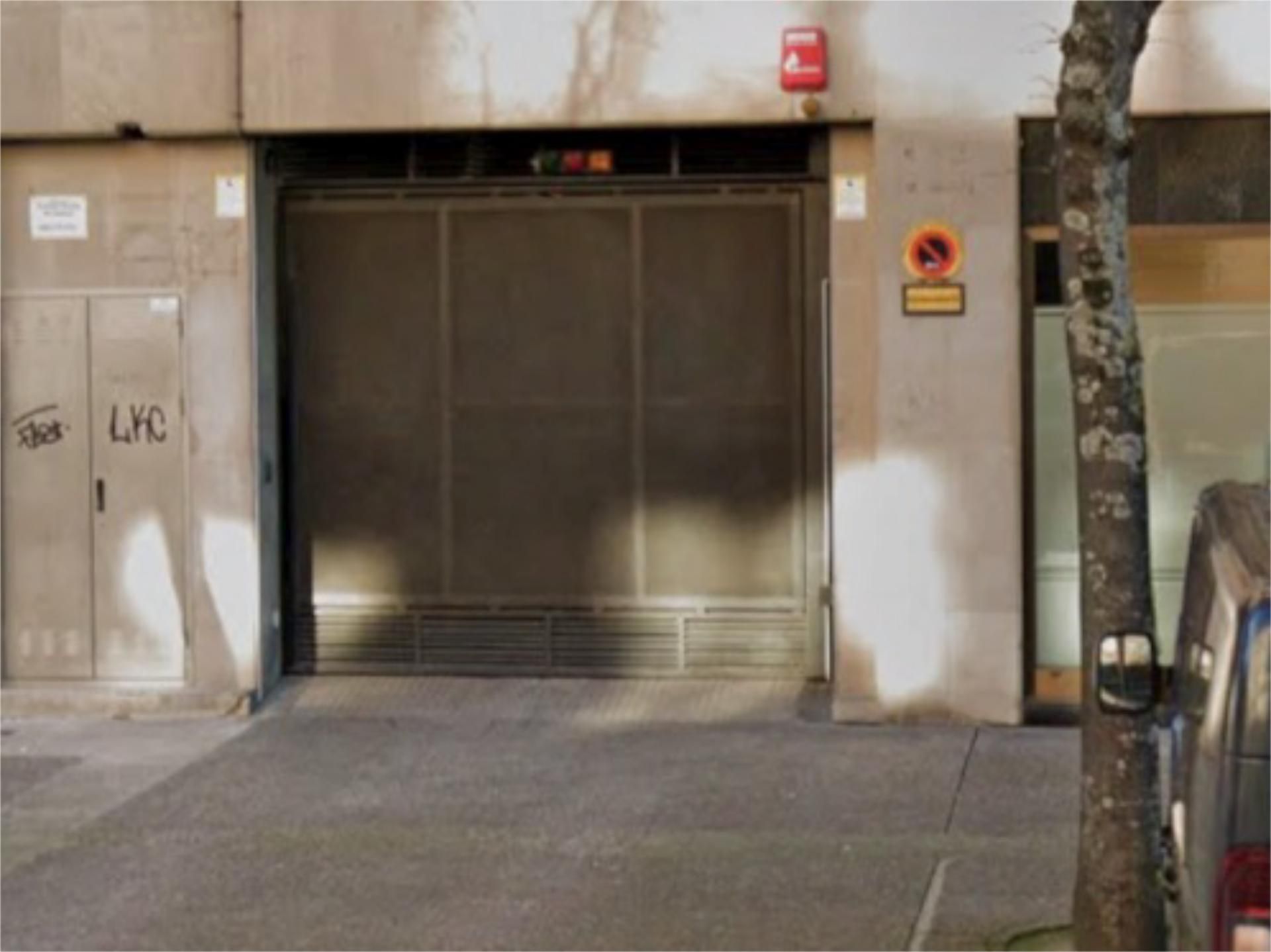 Exterior view of Garage to rent in  Pamplona / Iruña