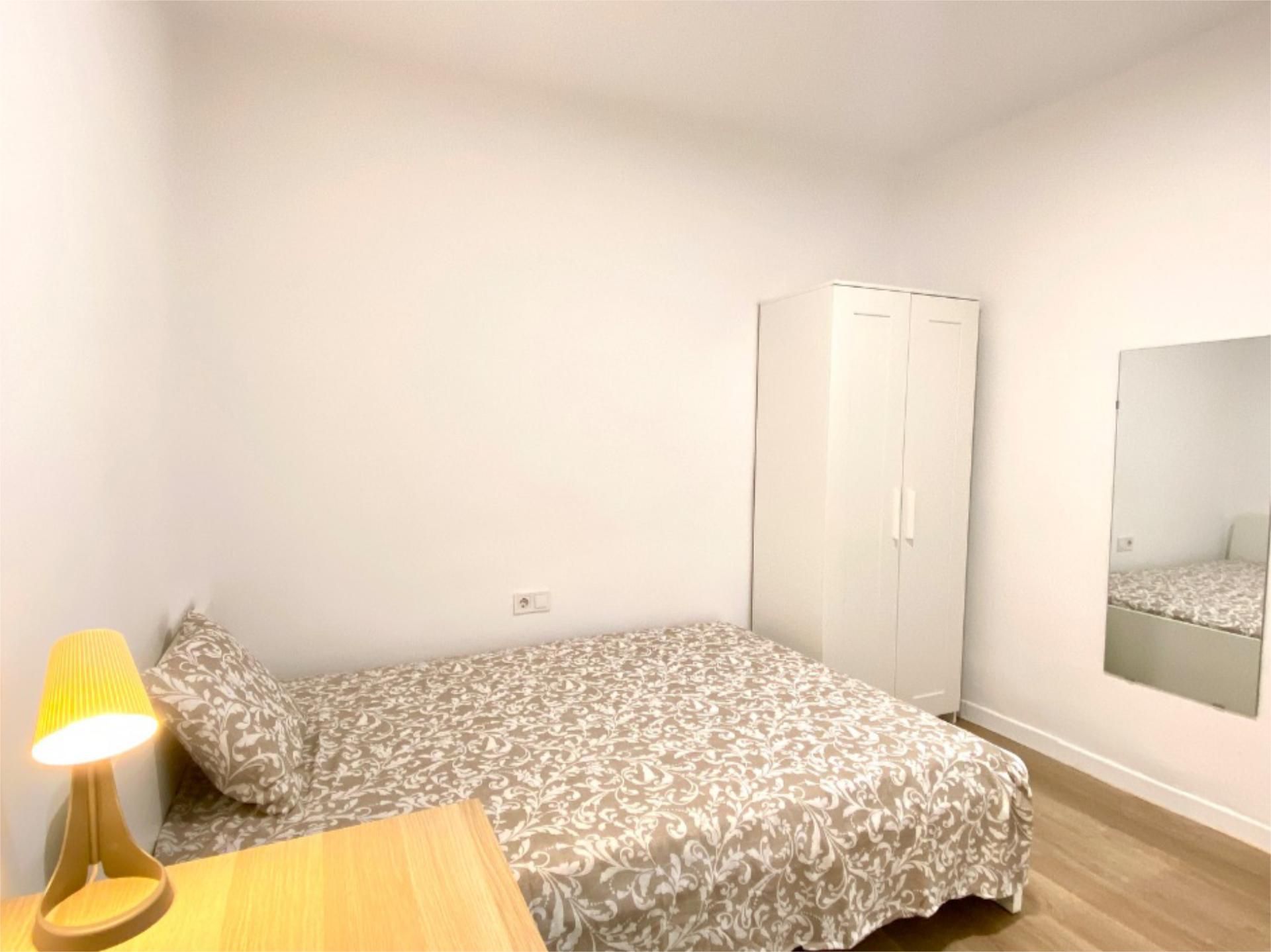 Bedroom of Flat to share in Sabadell  with Heating, Terrace and Furnished