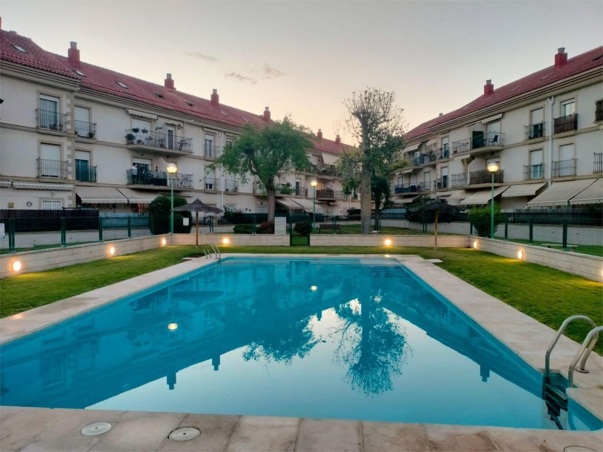 Swimming pool of Flat for sale in L'Eliana  with Air Conditioner, Swimming Pool and Balcony