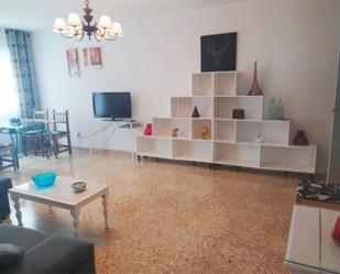 Living room of Flat to share in Cazorla  with Furnished, Oven and Washing machine