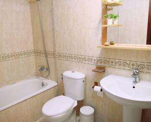 Bathroom of Flat to share in Málaga Capital  with Air Conditioner, Heating and Private garden