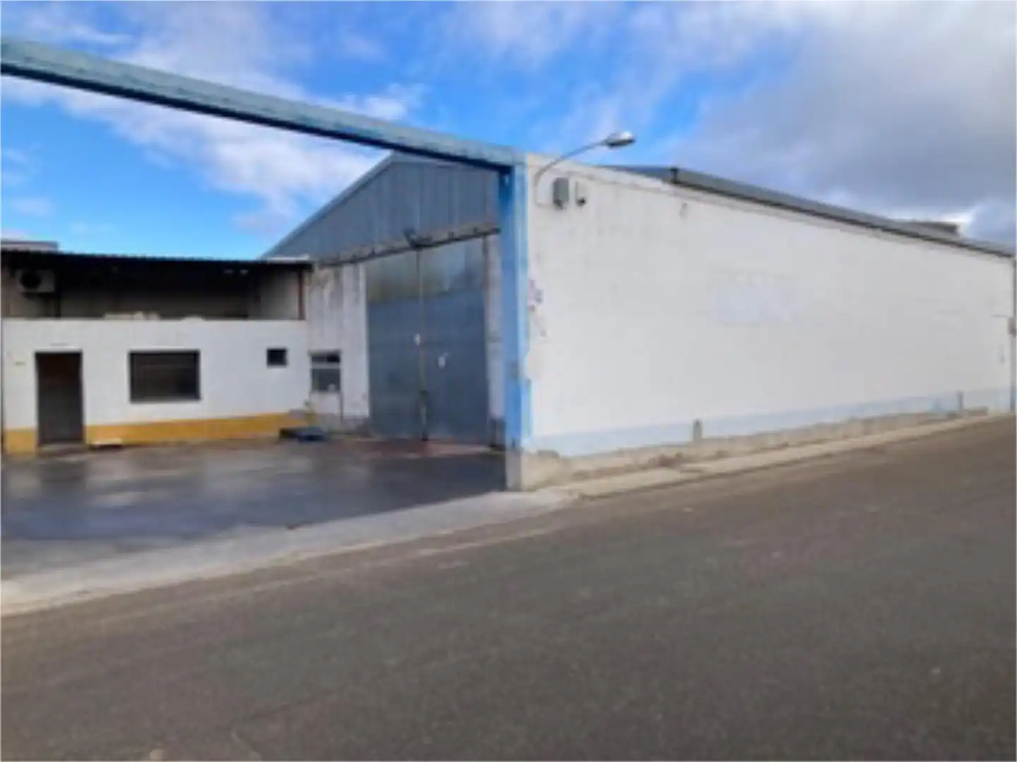 Nau industrial de lloguer a Calle Huesca, 28, Tordesillas Vista exterior de Nau industrial de lloguer en Tordesillas amb Aire condicionat