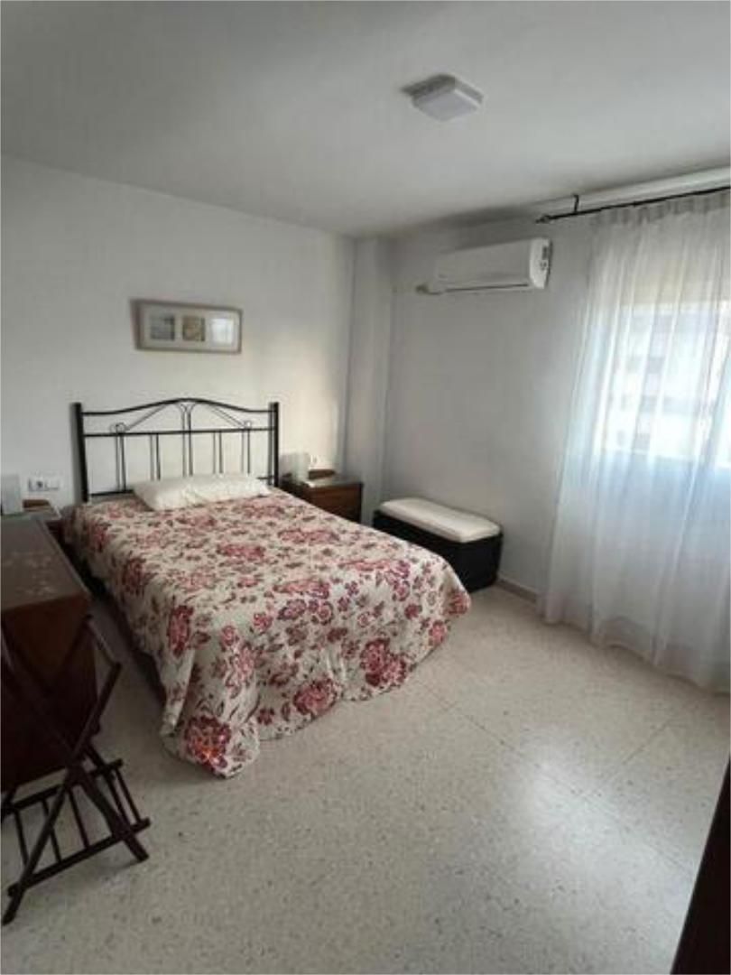 Dormitori de Apartament en venda en  Granada Capital amb Terrassa