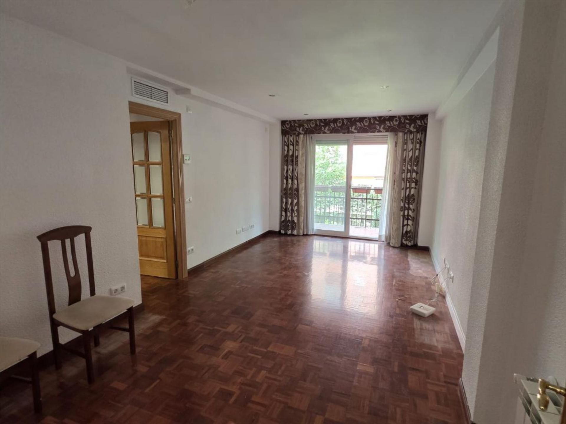 Living room of Flat to rent in Alcalá de Henares  with Air Conditioner, Terrace and Swimming Pool