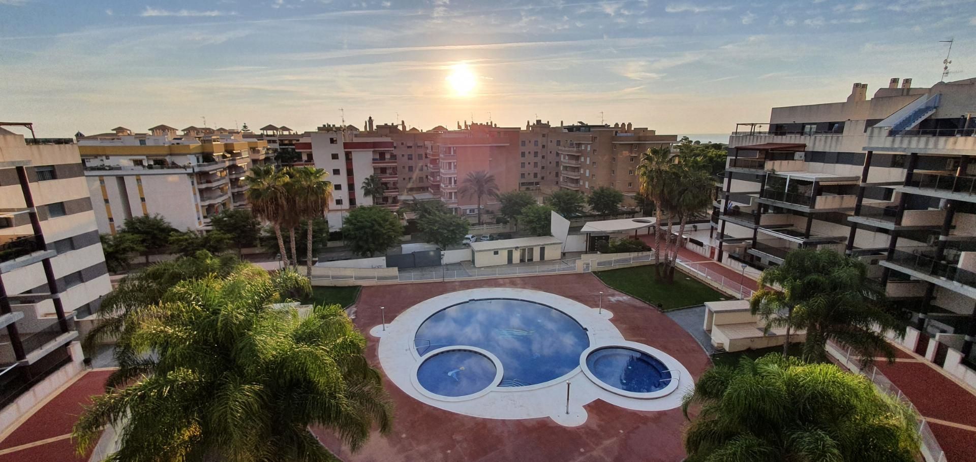 Piscina de Àtic de lloguer en Canet d'En Berenguer amb Aire condicionat, Calefacció i Terrassa