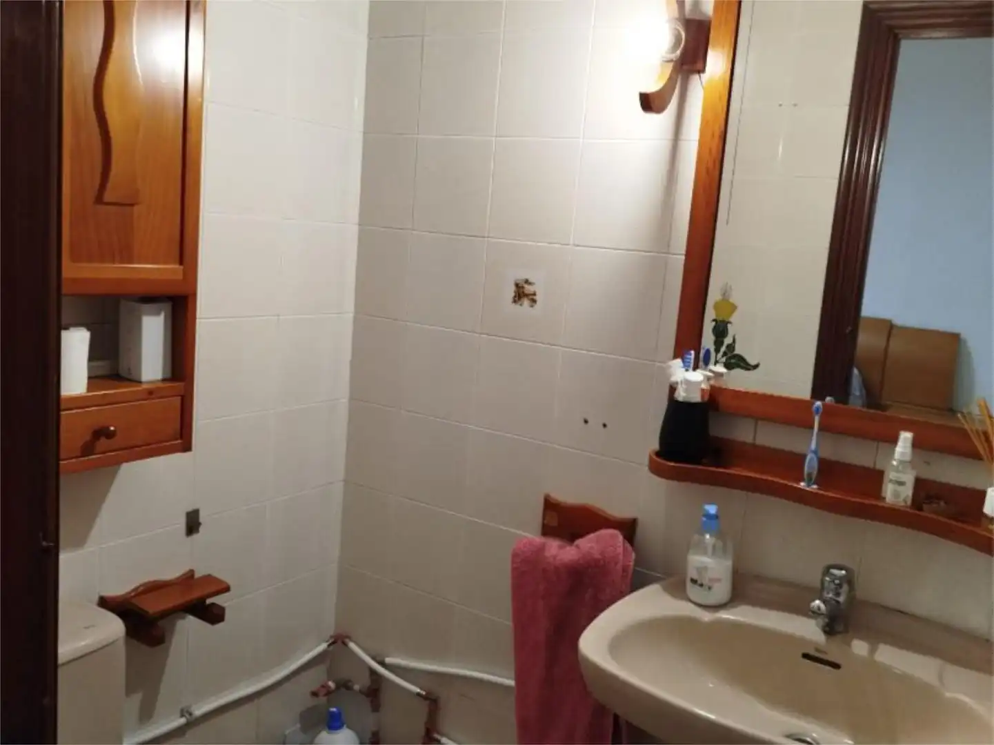Bathroom of Flat for sale in Yecla  with Air Conditioner, Heating and Parquet flooring