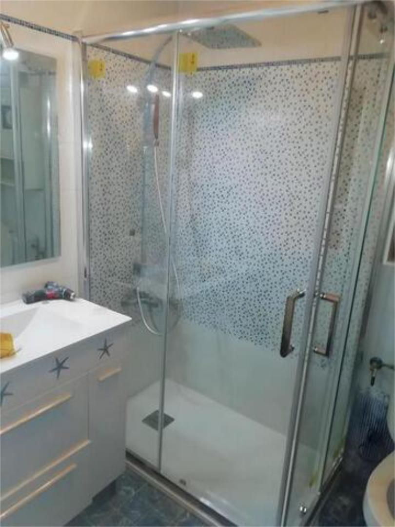 Bathroom of Flat to rent in  Granada Capital  with Heating, Private garden and Terrace