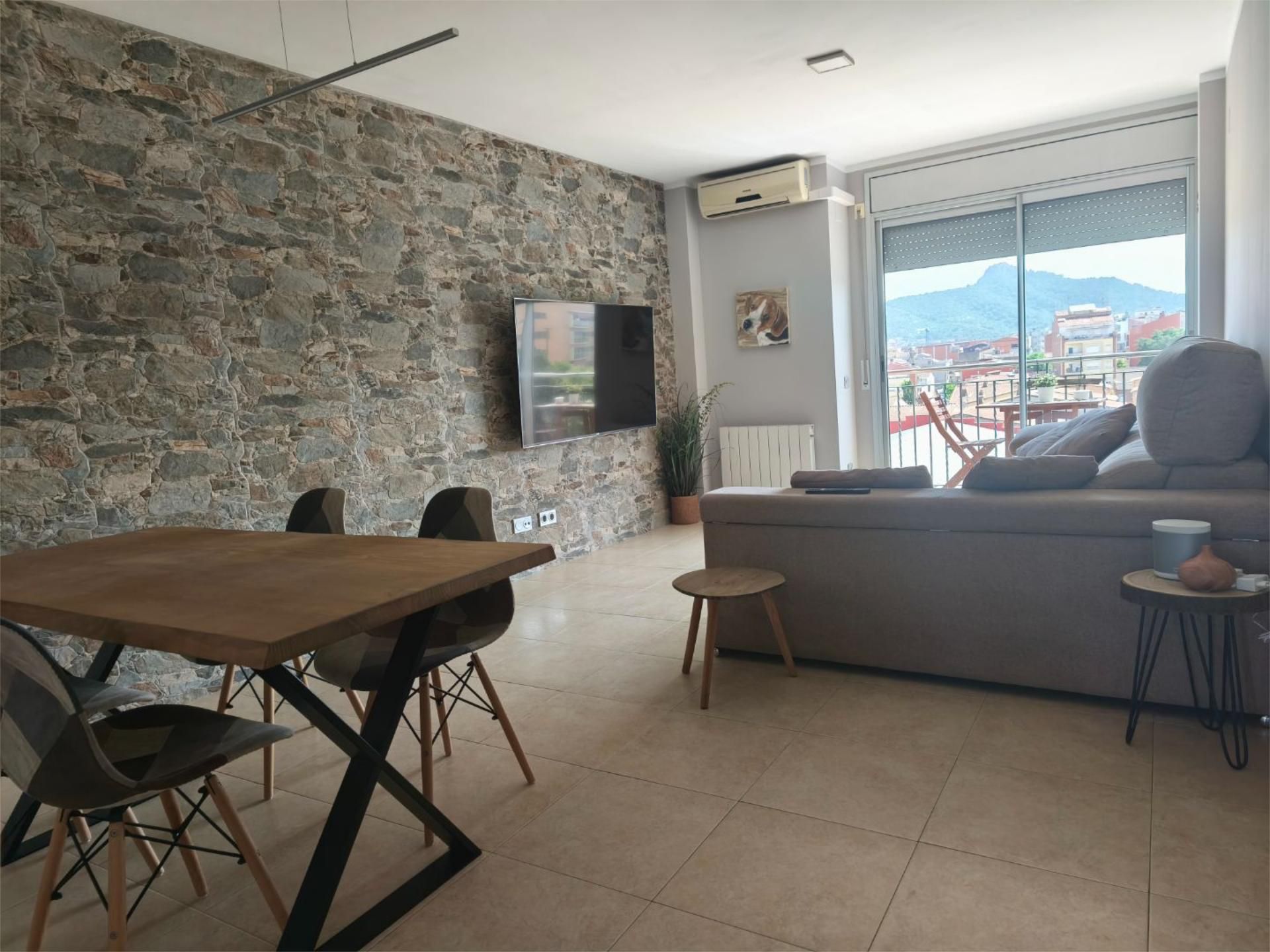 Sala d'estar de Àtic en venda en Montcada i Reixac amb Aire condicionat, Terrassa i Balcó
