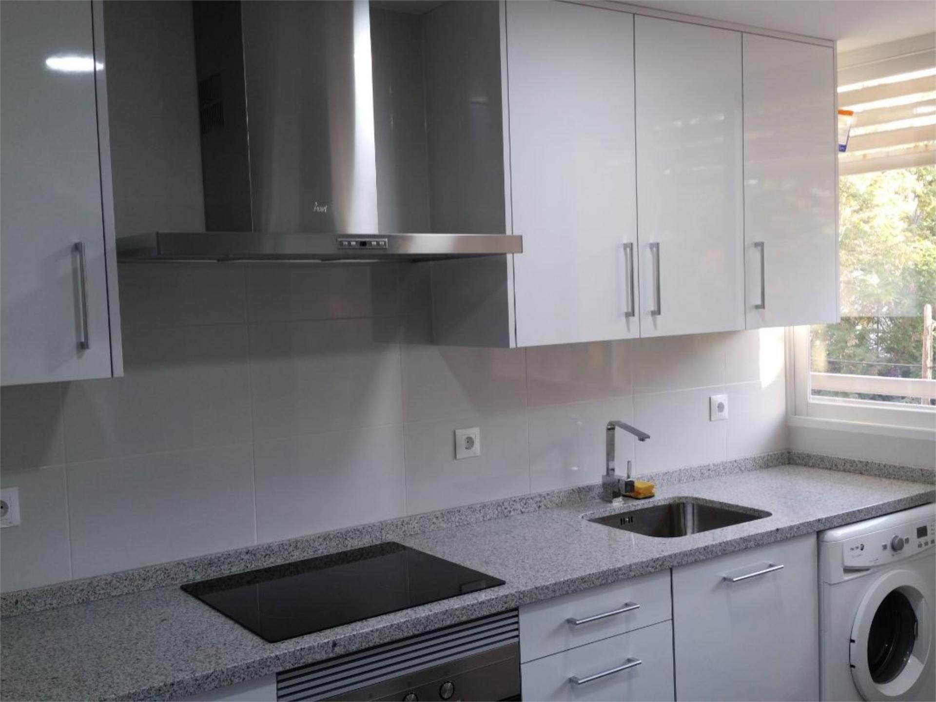 Kitchen of Flat to rent in  Granada Capital  with Air Conditioner, Terrace and Balcony