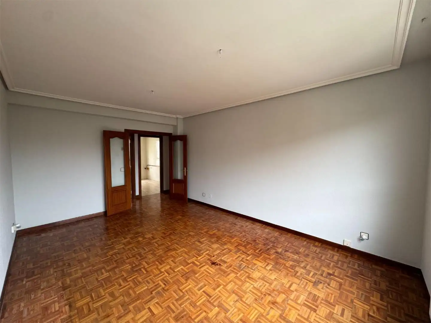 Pis en venda a Fuente de la Salud Kalea, 9, Desamparados Sala d'estar de Pis en venda en Vitoria - Gasteiz amb Calefacció, Parquet i Traster