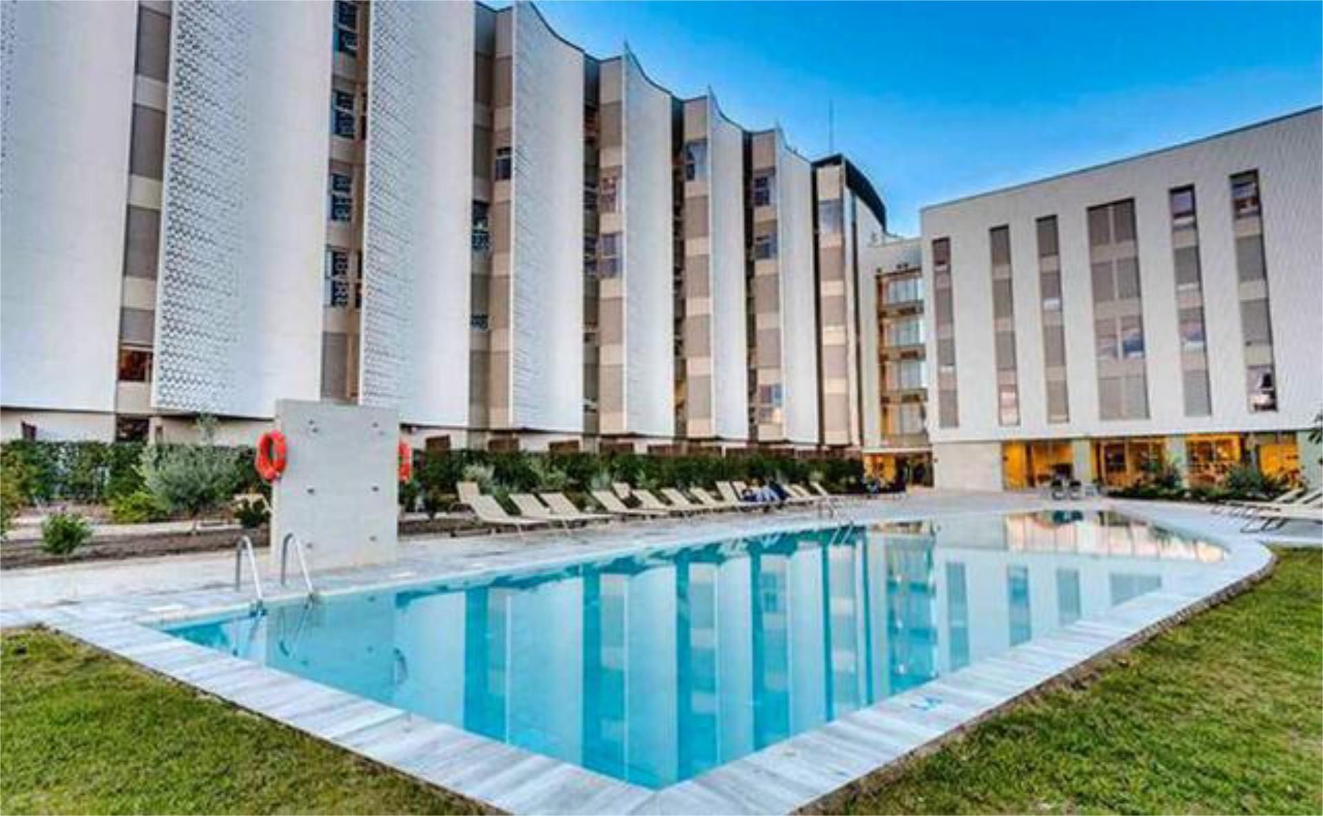 Piscina de Estudi de lloguer en  Granada Capital amb Calefacció, Jardí privat i Terrassa