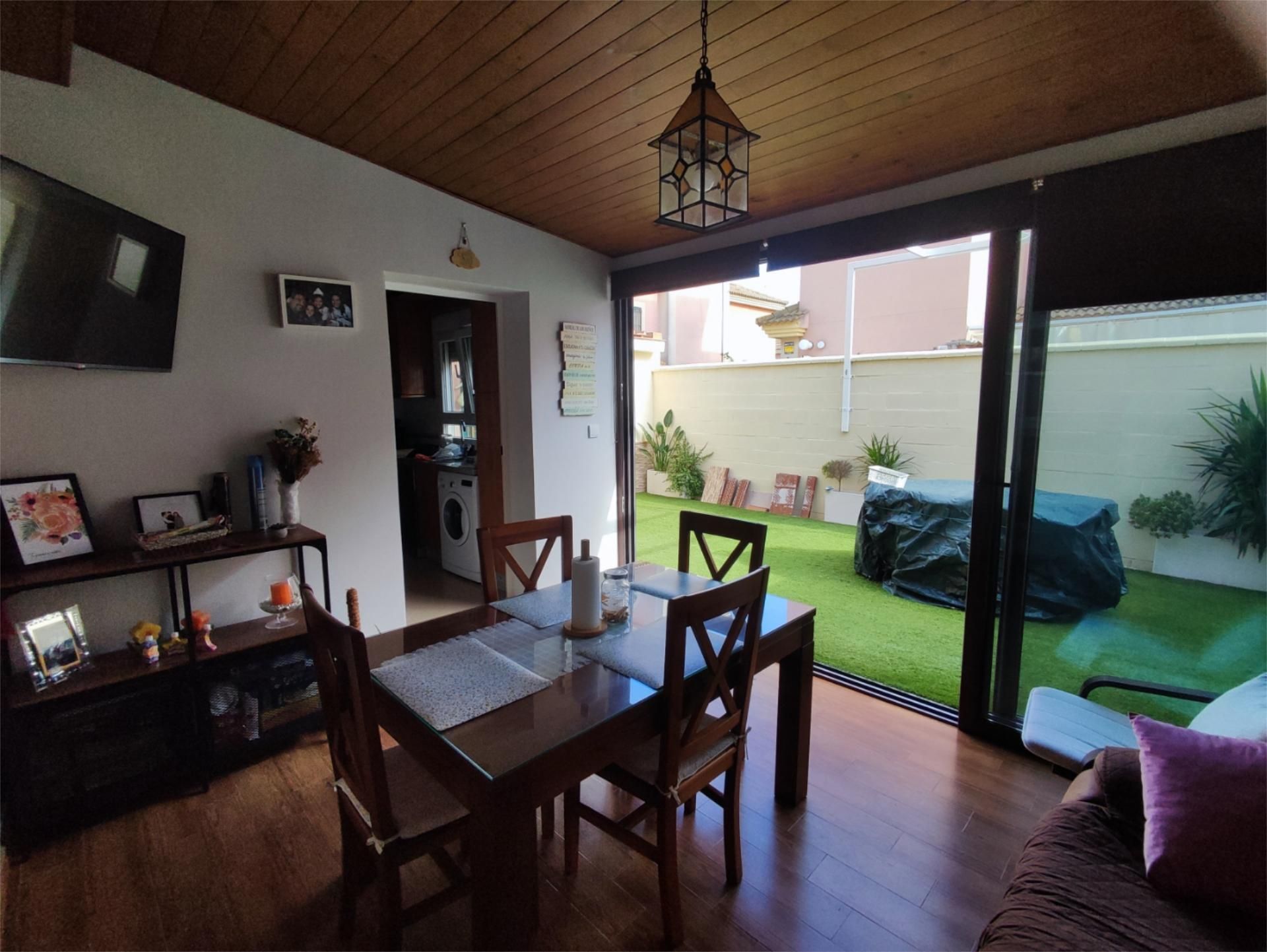 Menjador de Casa o xalet en venda en Mairena del Aljarafe amb Aire condicionat, Calefacció i Jardí privat