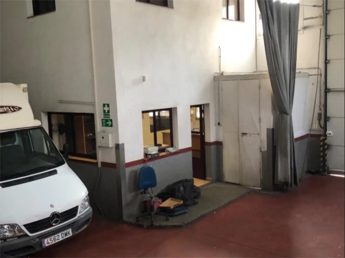 Local en venta en Polígono los Caños, 50, Zafra Local en venta en Zafra con Aire acondicionado, Calefacción y Amueblado
